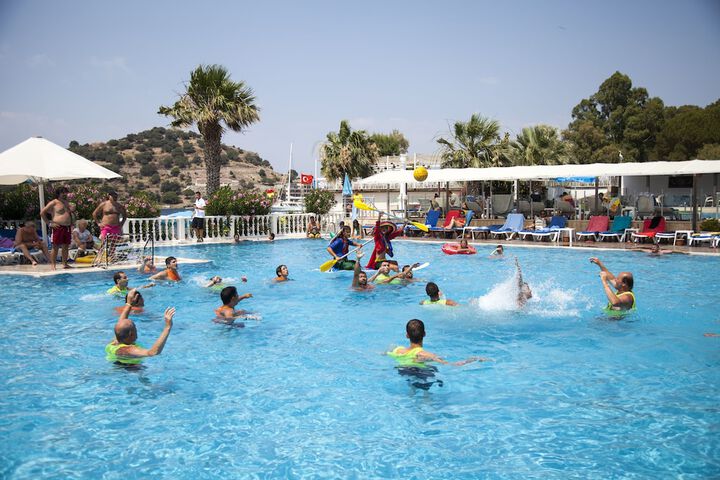 Hotel Pool