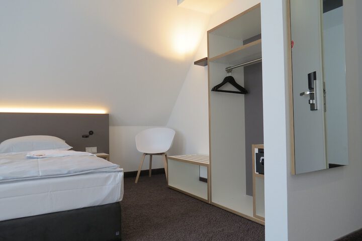 Room 57 of 125