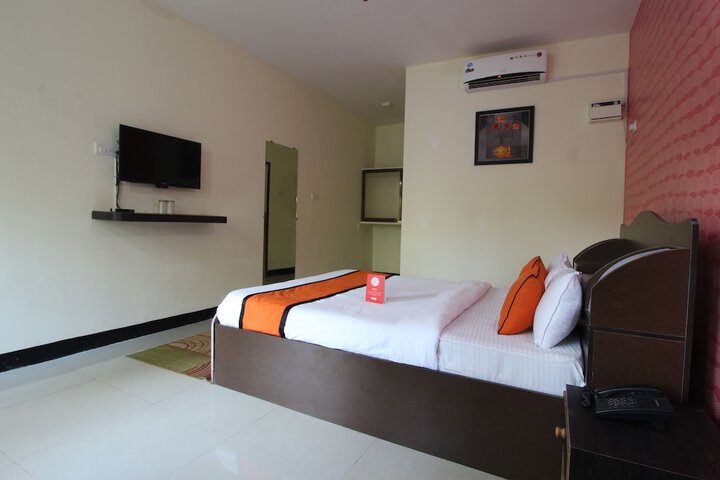 Room 8 of 13