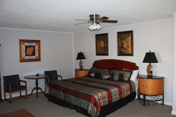 Room 28 of 219