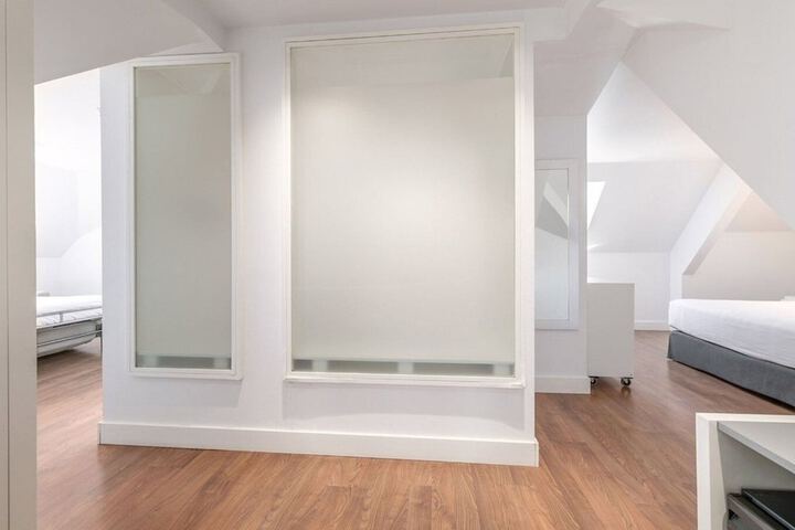 Room 7 of 90