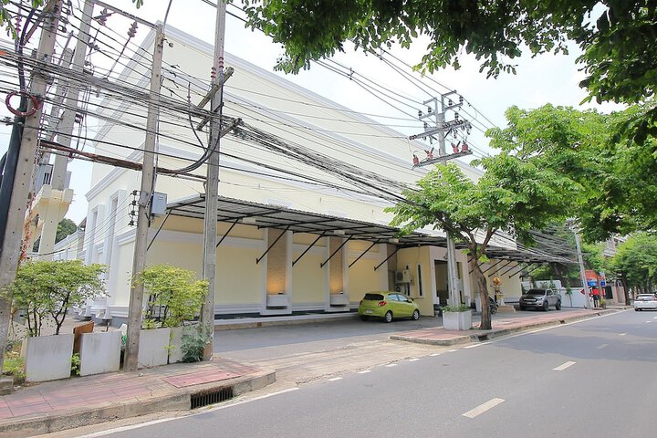 Hotel 33 of 33