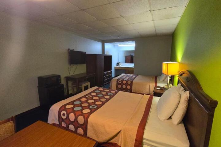 2 Double Beds (1 of 7)
