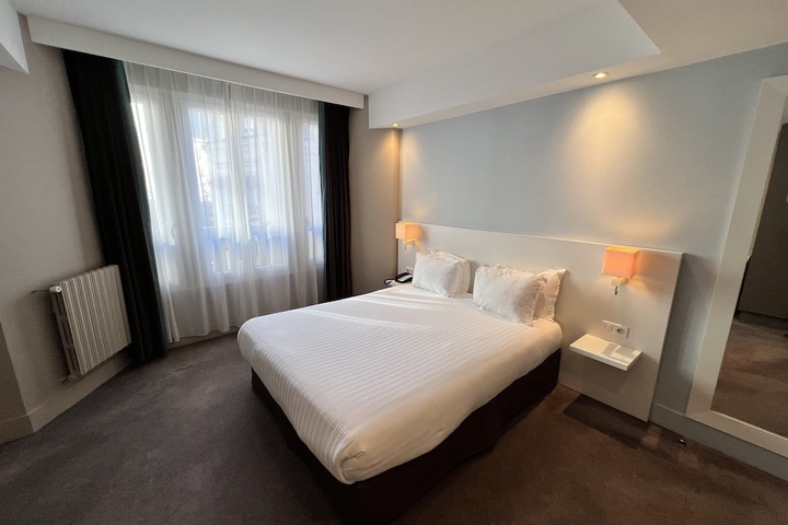 Room 37 of 92