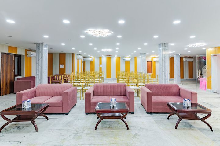 Ballroom/Hall 31 of 41