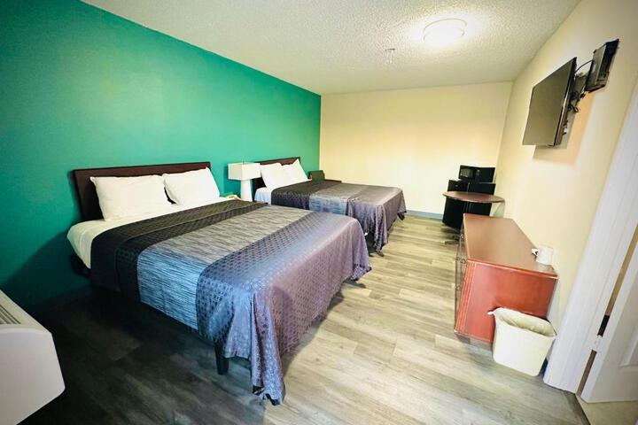 2 Double Beds (2 of 3)