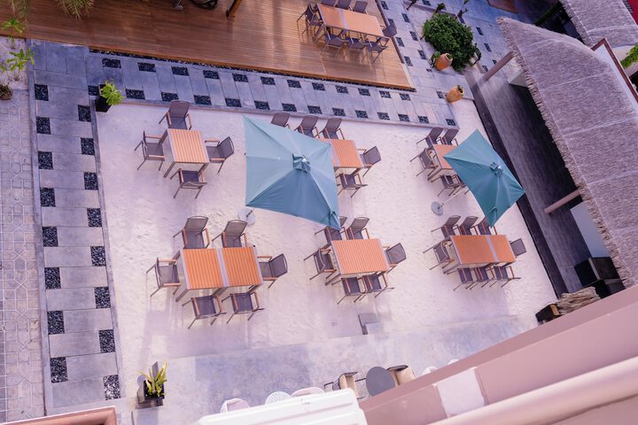 Hotel Exterior 75 of 90