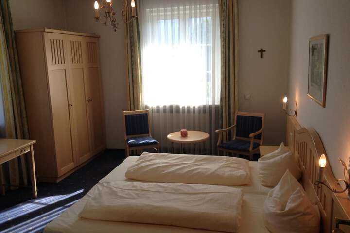 Room 18 of 53