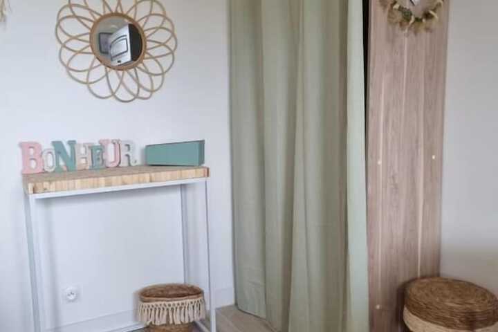 Room 5 of 121