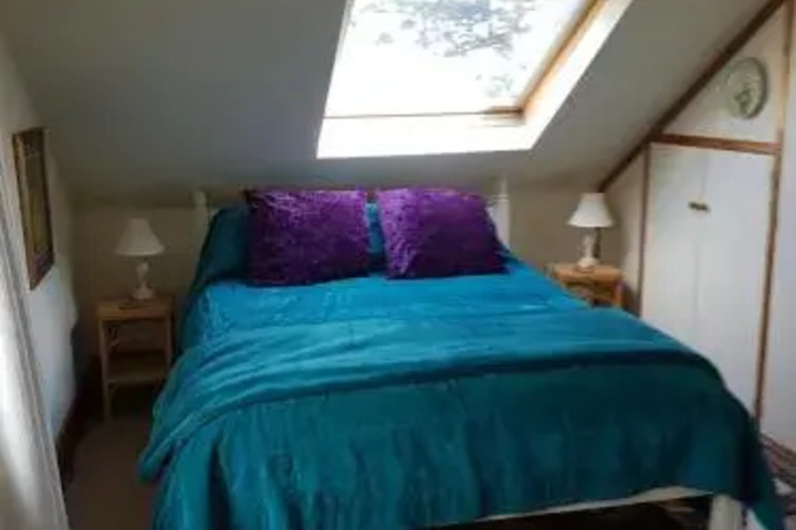 Room 3 of 8