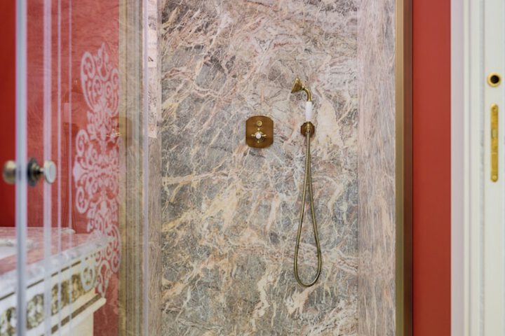 Room 87 of 109