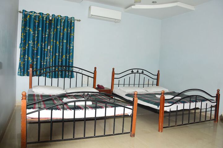 Room 8 of 35