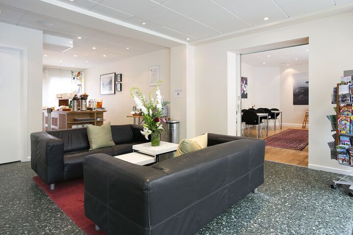 Entrance & Lobby
