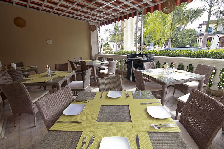 Dining 92 of 97