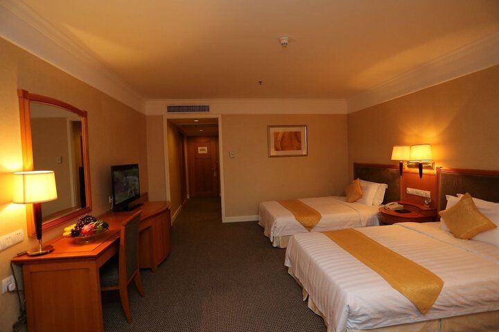 Room 8 of 15