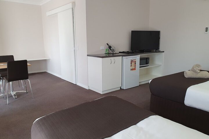Room 5 of 32