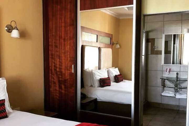 Room 13 of 24