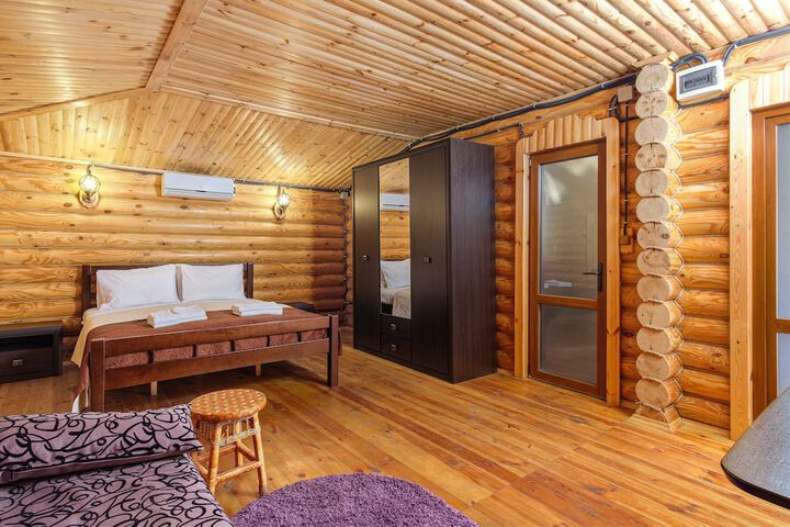 Room 16 of 32