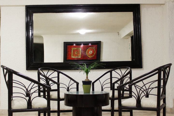 Ballroom/Hall 17 of 20