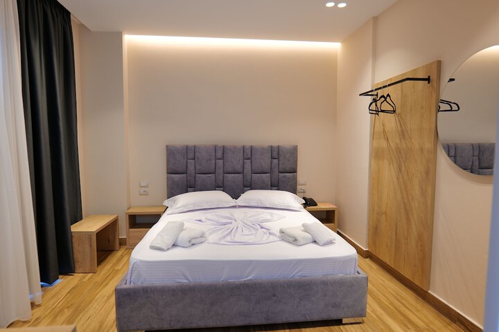 Room 35 of 107