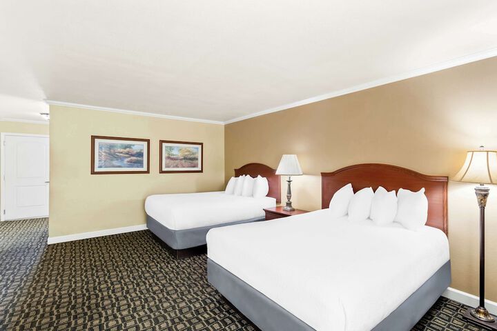 Room 13 of 34