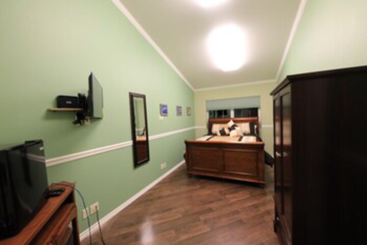 Room 64 of 68