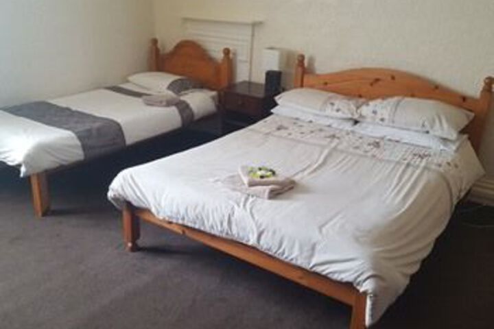 Room 6 of 15