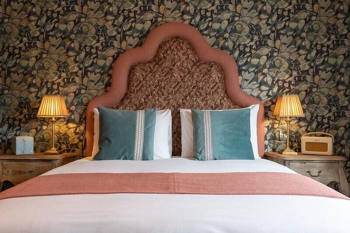 Room 2 of 23