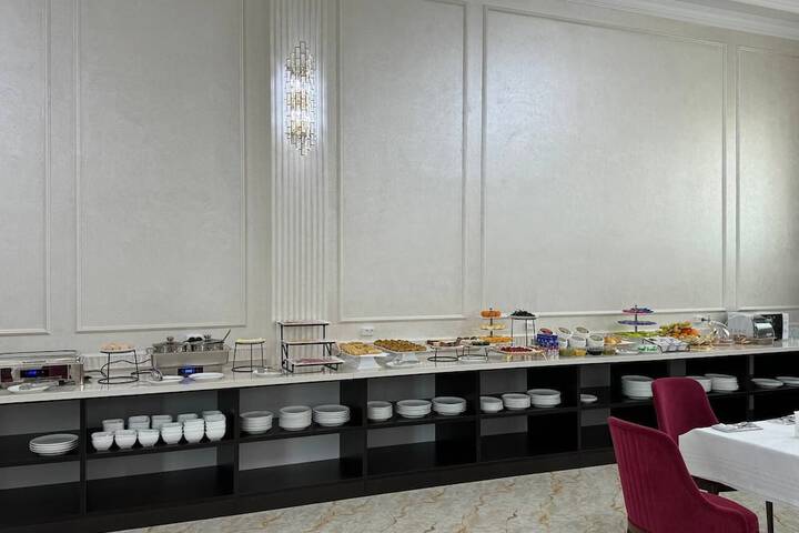 Dining 45 of 54