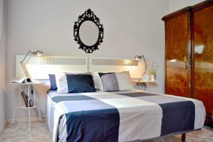 Room 25 of 102