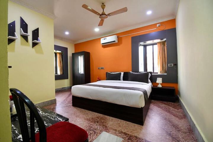 Room 6 of 14