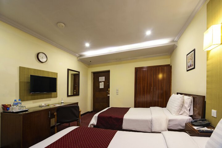 Room 14 of 37