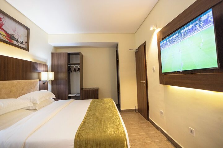 Room 10 of 31