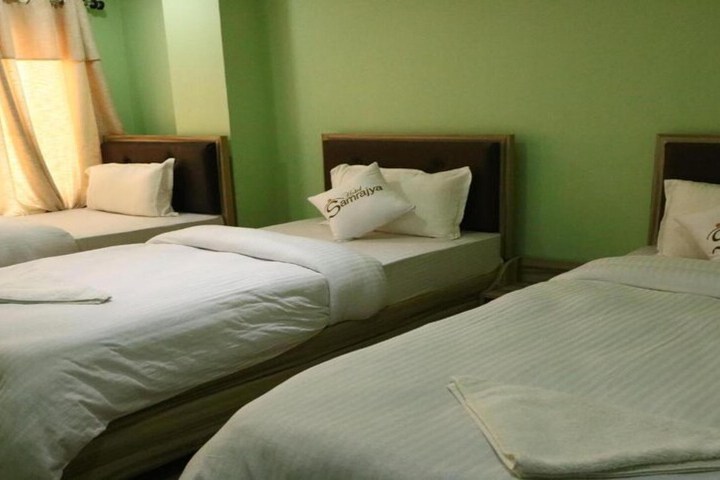 Room 8 of 12