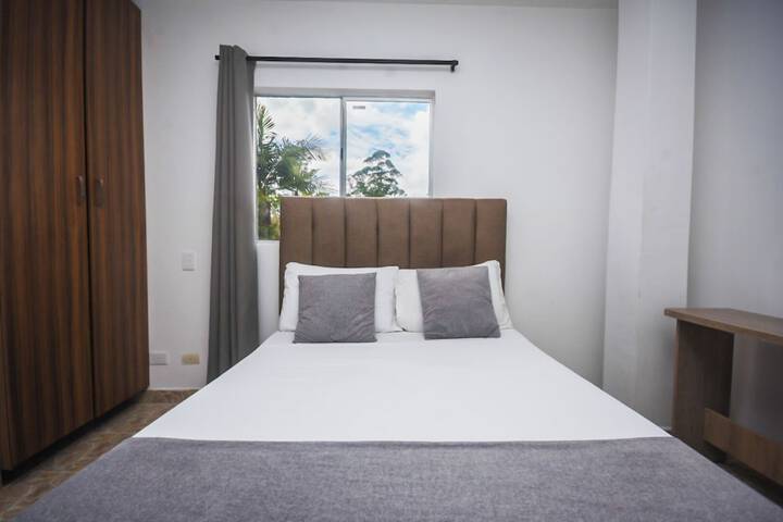 Room 6 of 25