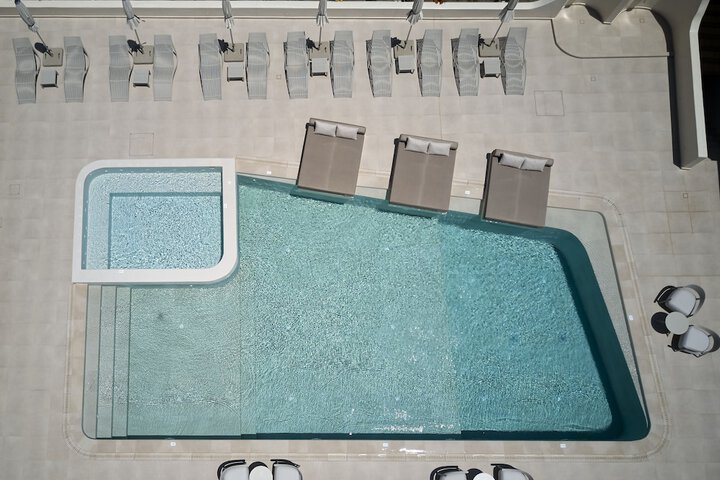 Pool 104 of 122