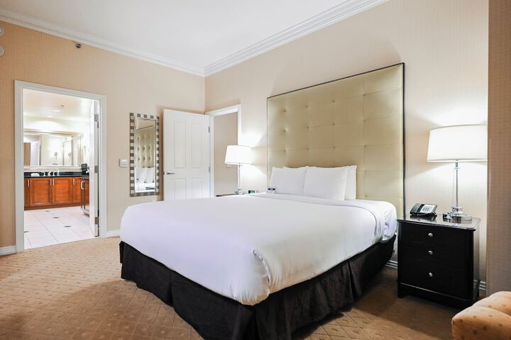 Room 60 of 438