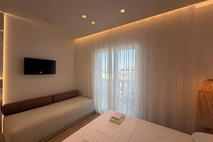 Room 17 of 34