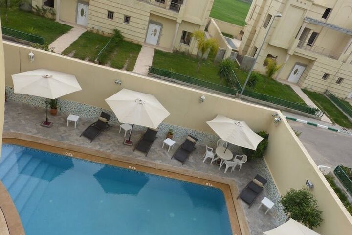 Pool 12 of 40