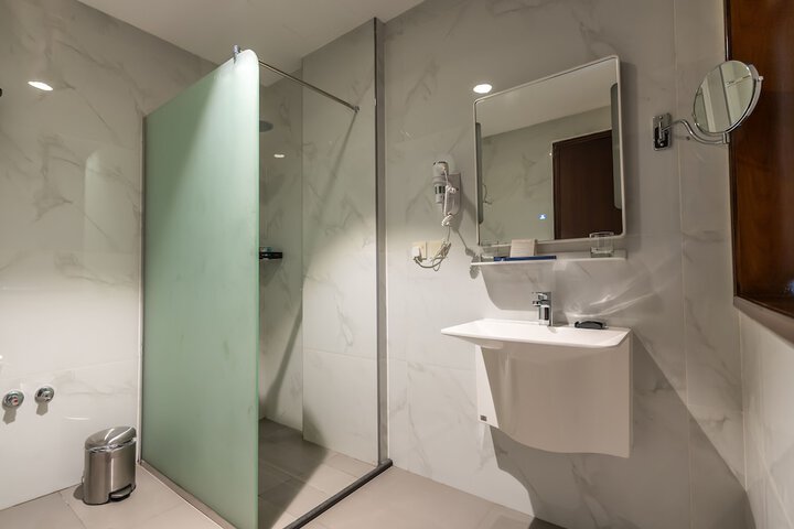 Room 30 of 54