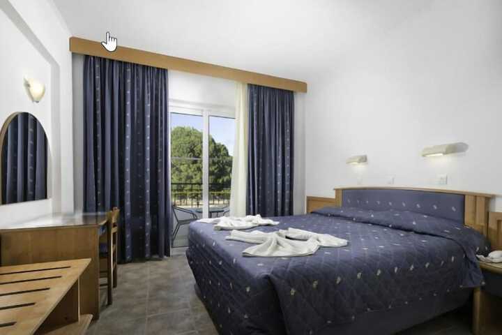 Room 5 of 16