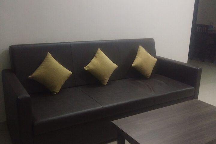 Room 10 of 33