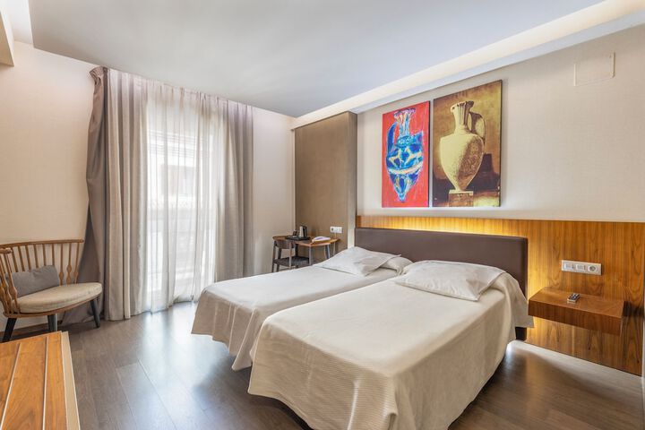 Room 9 of 39
