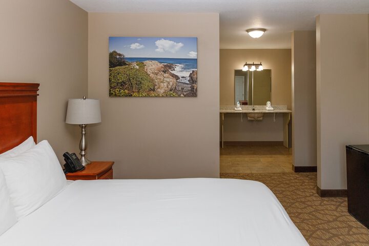 Room 12 of 82