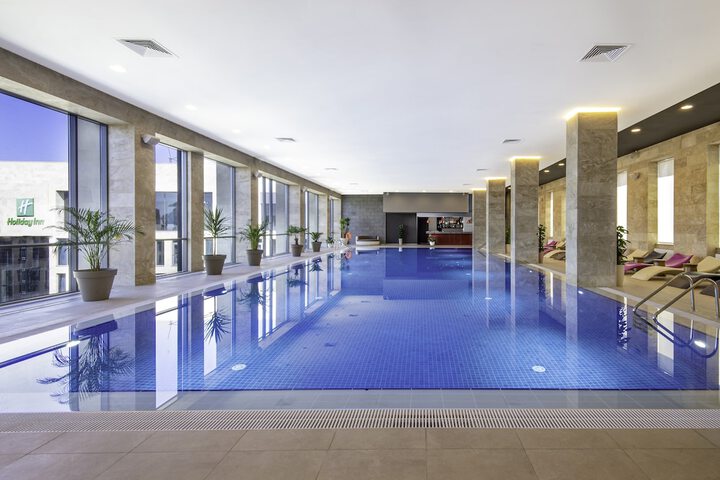Pool 51 of 117