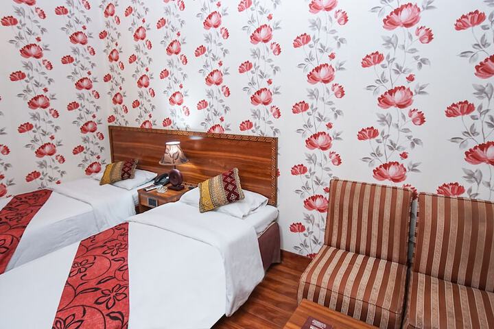 Room 12 of 27