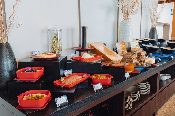 Breakfast/Coffee Service 266 of 299