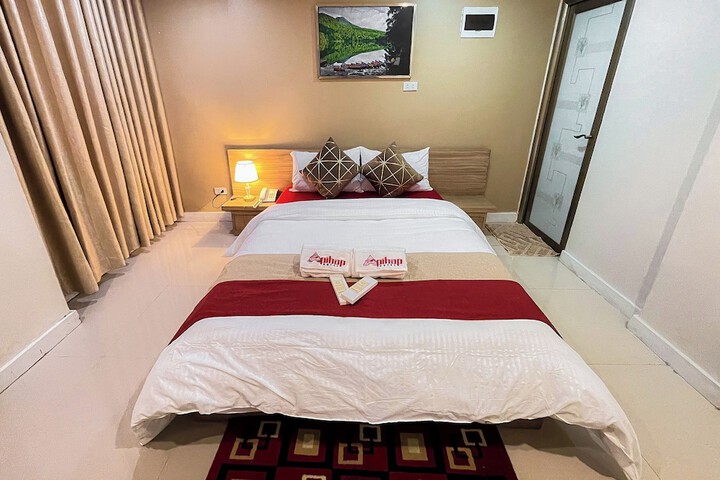 Room 40 of 77