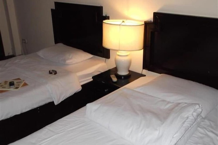 Room 4 of 52