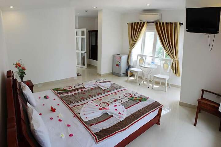 Room 6 of 65